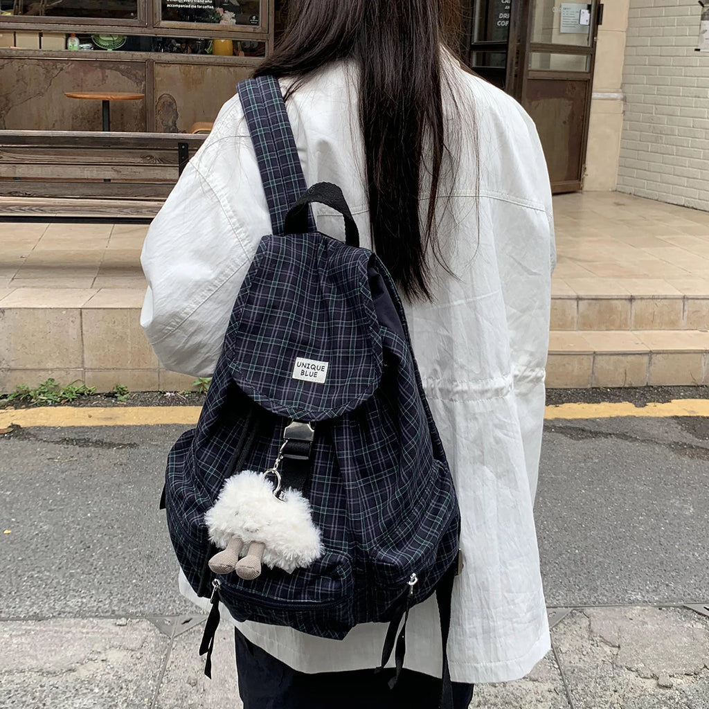フラップデザインバックパック